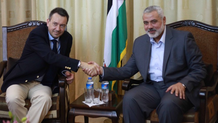 ICRC President Peter Maurer with Gaza Prime Minister Ismail Haniyeh