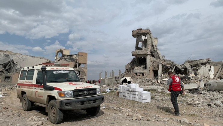 Yemeni Red Crescent teams work on retrieving bodies at the scene of an airstrike in Dhamar, Yemen on Sunday. It’s thought that all of the detainees in the building were either killed or injured, according to an ICRC team on the ground.