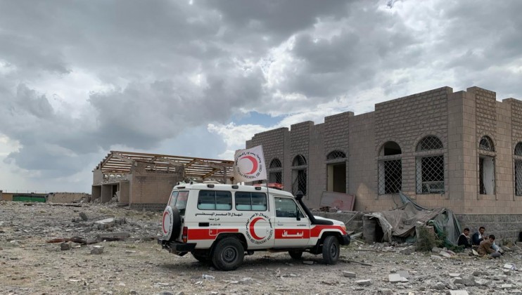 Yemeni Red Crescent teams work on retrieving bodies at the scene of an airstrike in Dhamar, Yemen on Sunday. It’s thought that all of the detainees in the building were either killed or injured, according to an ICRC team on the ground.