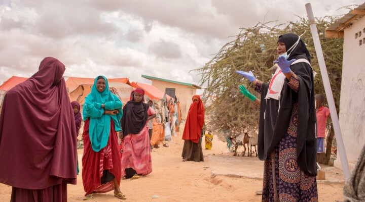 SRCS volunteers are also spreading COVID-19 prevention messages in IDP camps. IDP camp at Daynile district in Mogadishu. ICRC/Ismail Taxta